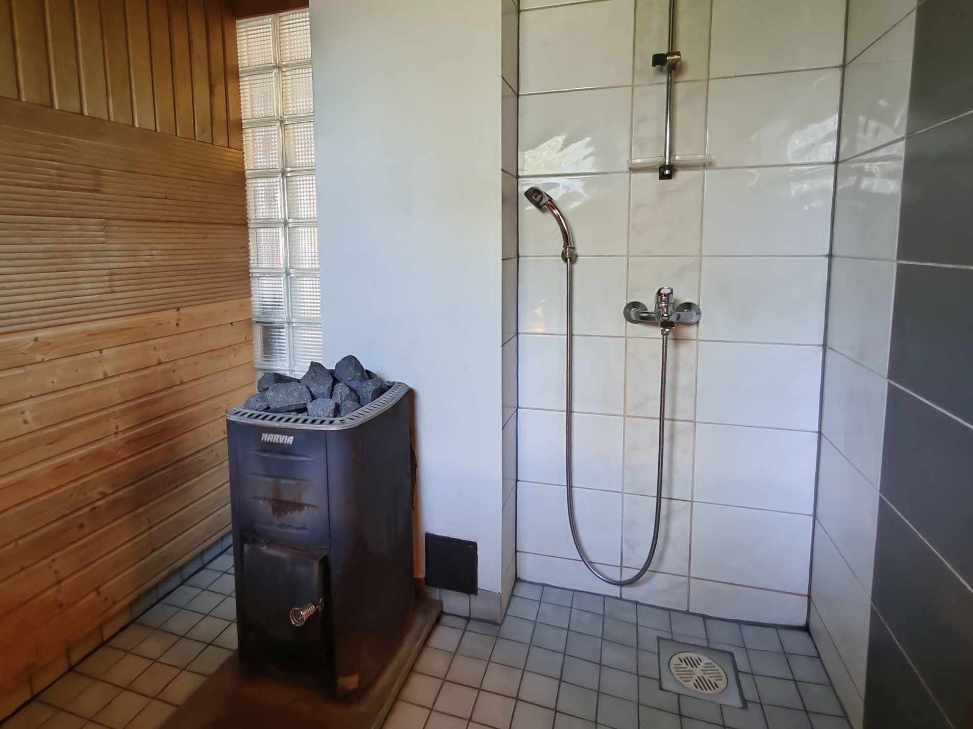 Koivumäki sauna suihku