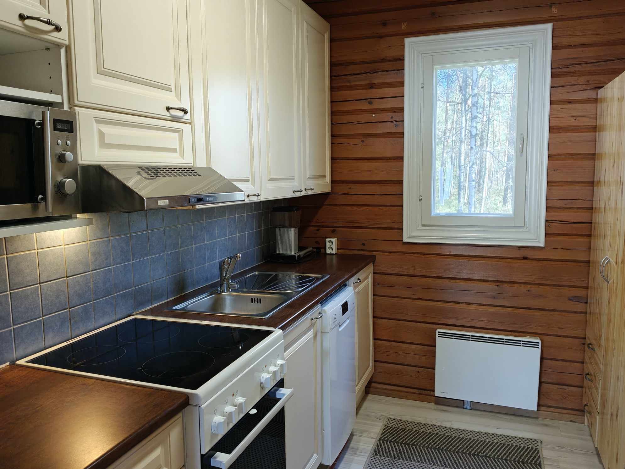 Hautalampi B keittiö 1