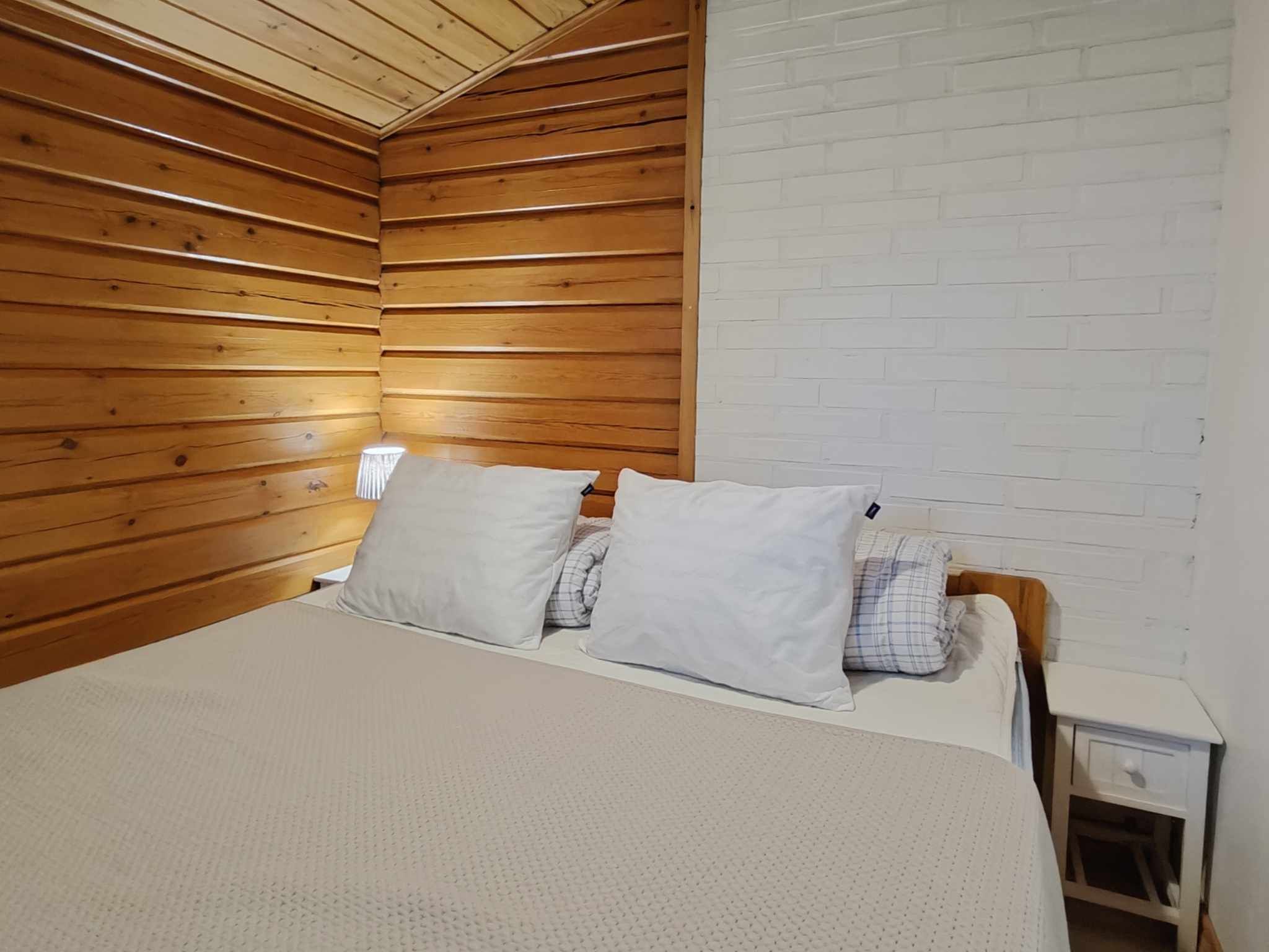 Hautalampi B makuuhuone 1