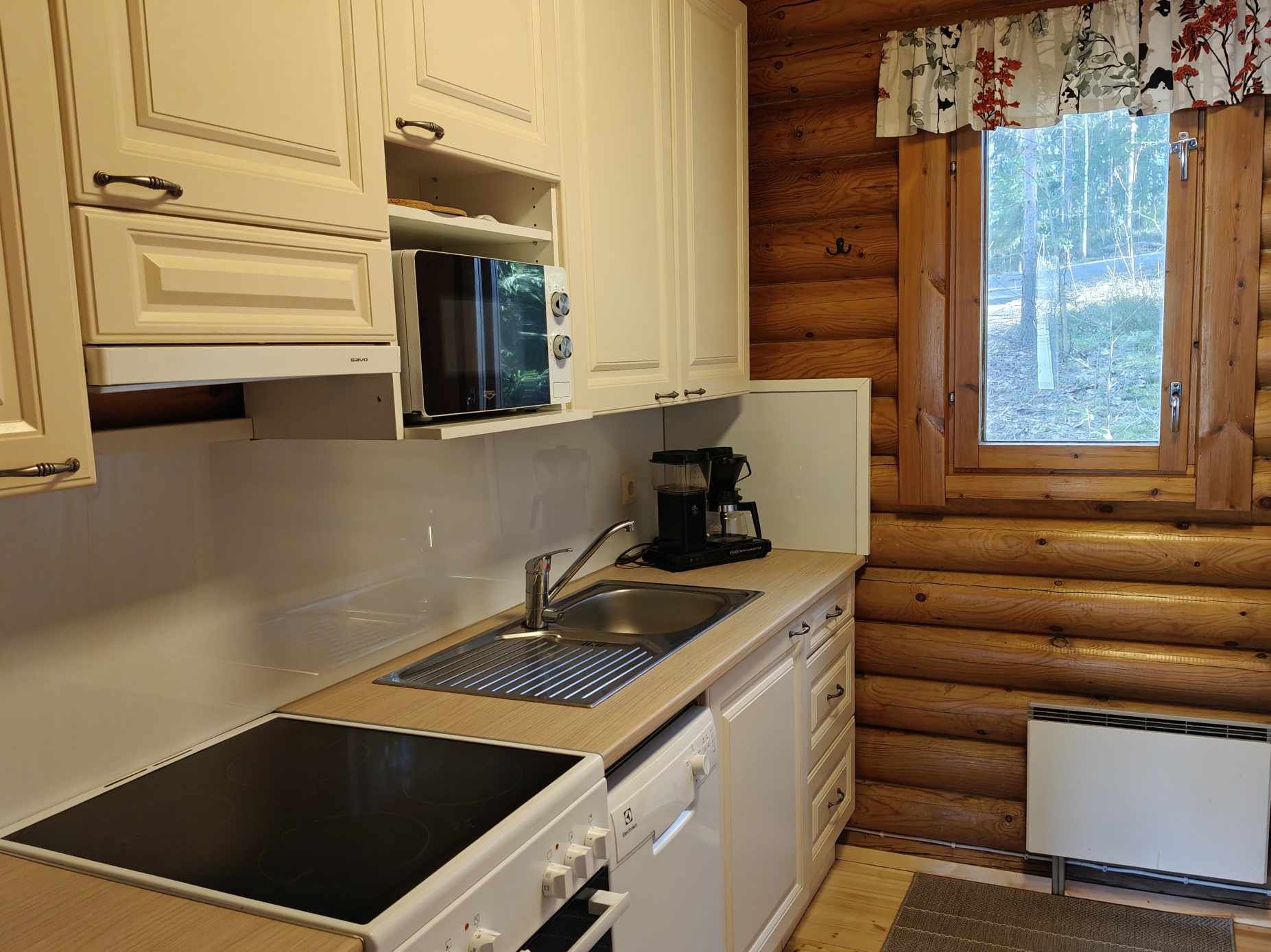 Pikkukilpilampi keittiö 2