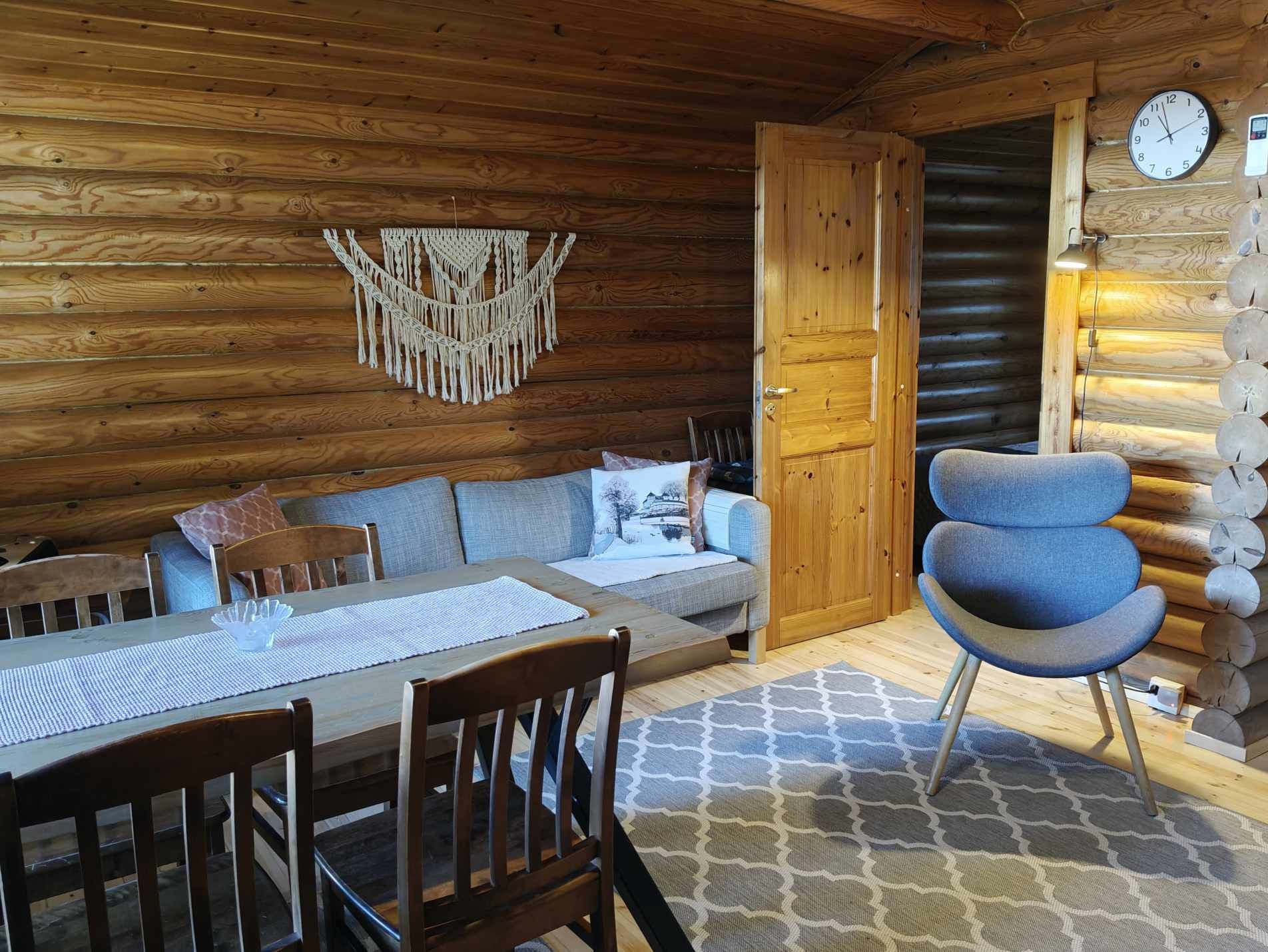 Pikkukilpilampi olohuone 2